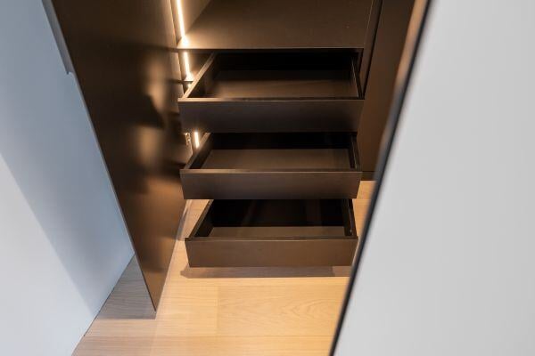 Ankleide schwarz mit Schubladen