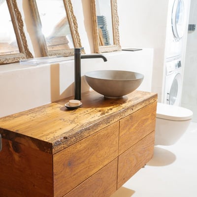 Badezimmermöbel aus Holz
