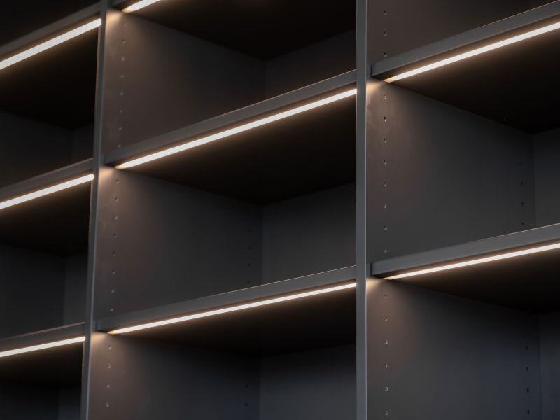 Regal mit LED_Schreinerei Nobs_800x600