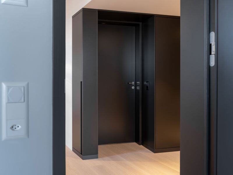Schreinerei Nobs_Türen_Schwarz_800x600